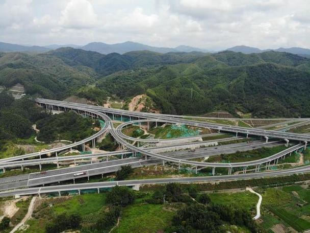 汕湛高速茂名段最新消息
