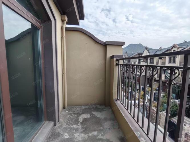 青岛银盛泰德郡二手房