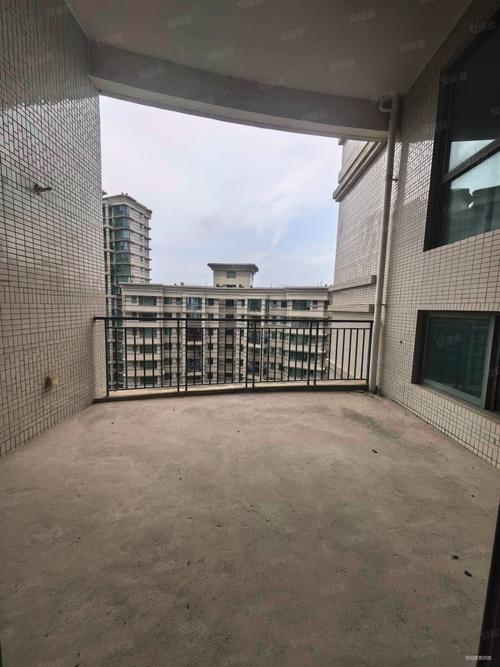 成都雅居乐花园二手房