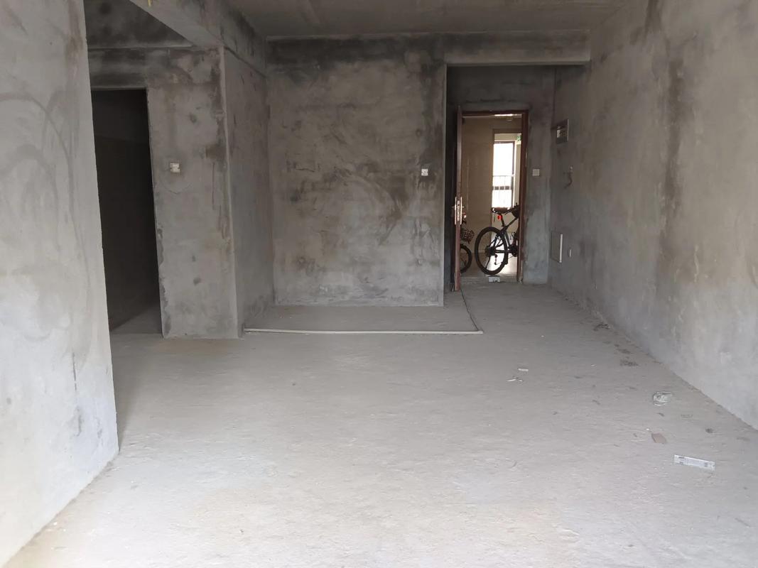 买二手房还是毛坯房