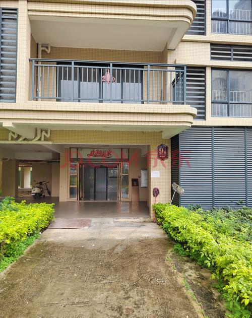 雷沃花苑二手房出售