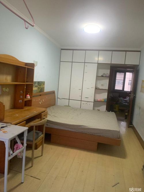 黄岛庐山小区二手房