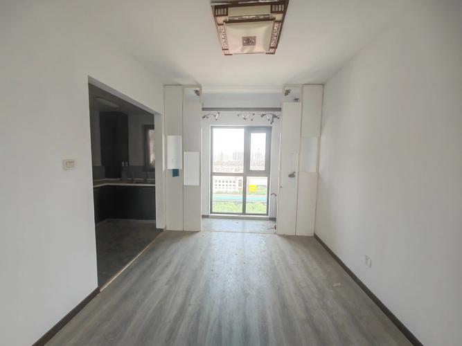 西美70后院二手房