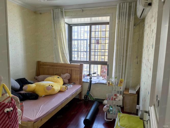 金田湖畔春天二手房