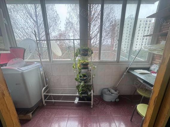 虹桥机场新村二手房