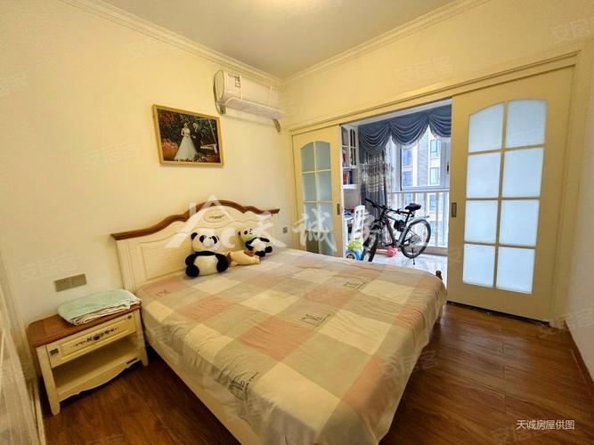 崇州南城锦地二手房