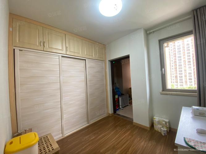 伦教万科沁园二手房