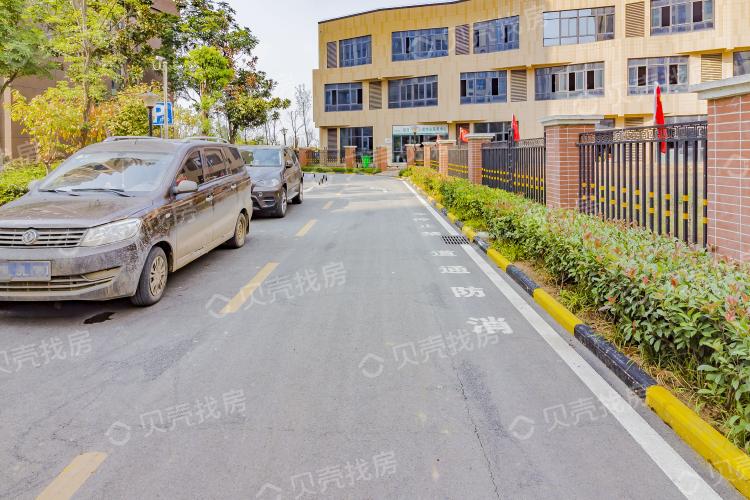 联投龙湾三期房价