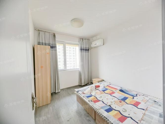 唐山凤凰湖畔二手房