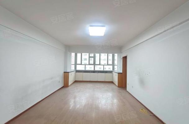 天山花园二手房出售