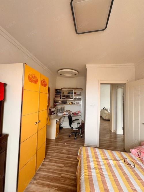 鞍山翠湖豪庭二手房